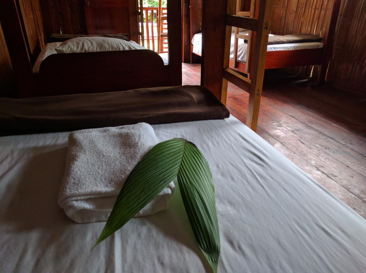 Green Forest Ecolodge Puerto Montufar Eksteriør bilde